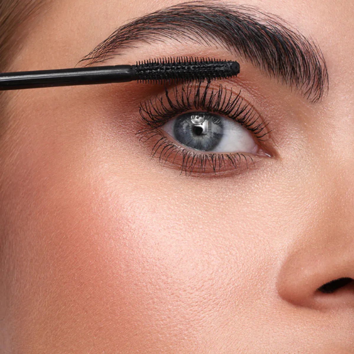 Eveline Wonder Show Dramatic Volume & Separation Mascara - Image 2