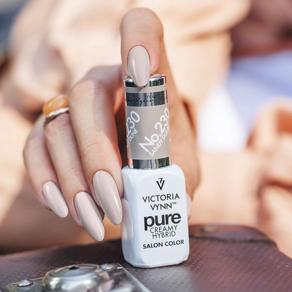 Victoria Vynn Pure Creamy Hybrid Gel 230 Sandy Dune - Image 2